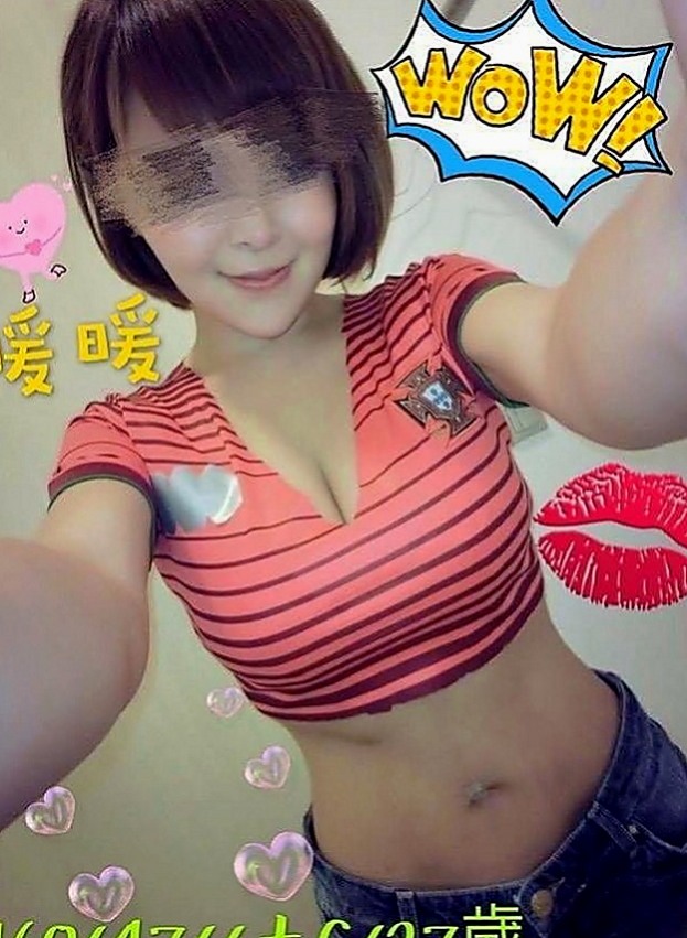 深坑找小姐：得兒 |鋼管舞老師|166cm|53kg|D罩杯|22歲|性感大胸OL 屁股很挑 胸部大 而且很挺胸型很棒 奶頭粉嫩 LG 吹屌舔蛋蛋